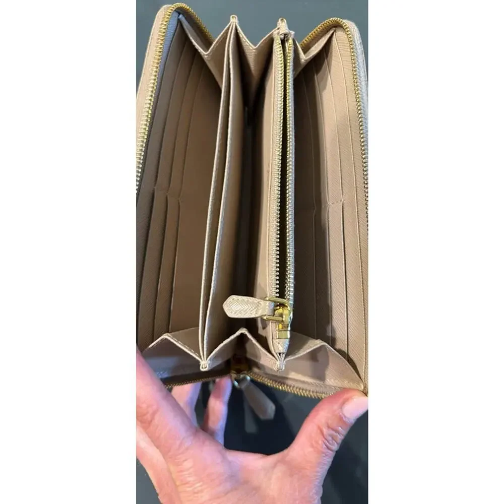 Prada saffiano leather wallet
